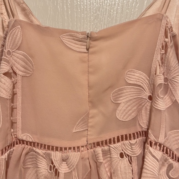 Lovers + Friends WISHFUL off shoulder
lace dress size 6 - Picture 8 of 11